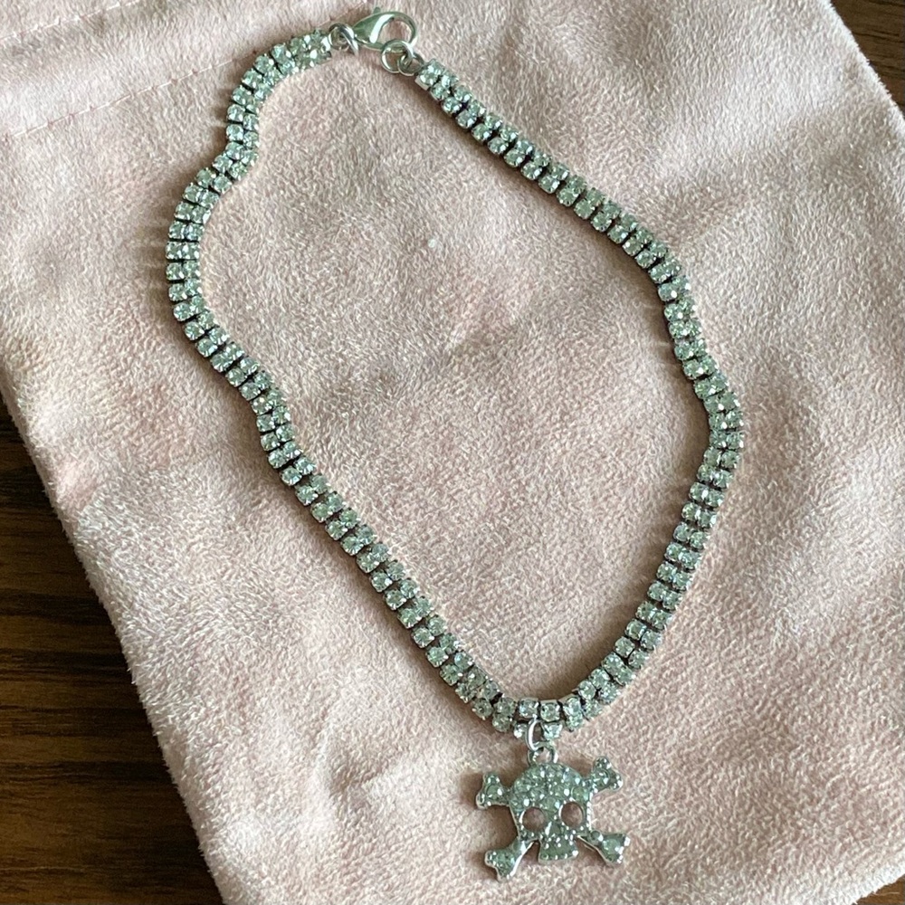 ✨ 2/$15 JEWELRY✨ Women's Skull and Crossbones Rhinestone Choker Necklace